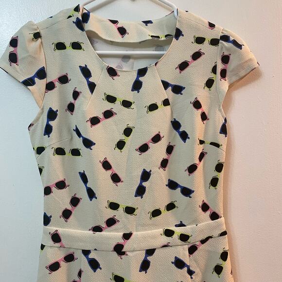 SALE!! cute sunglass print dress women's size 1 open back retro pop - Picture 1 of 7